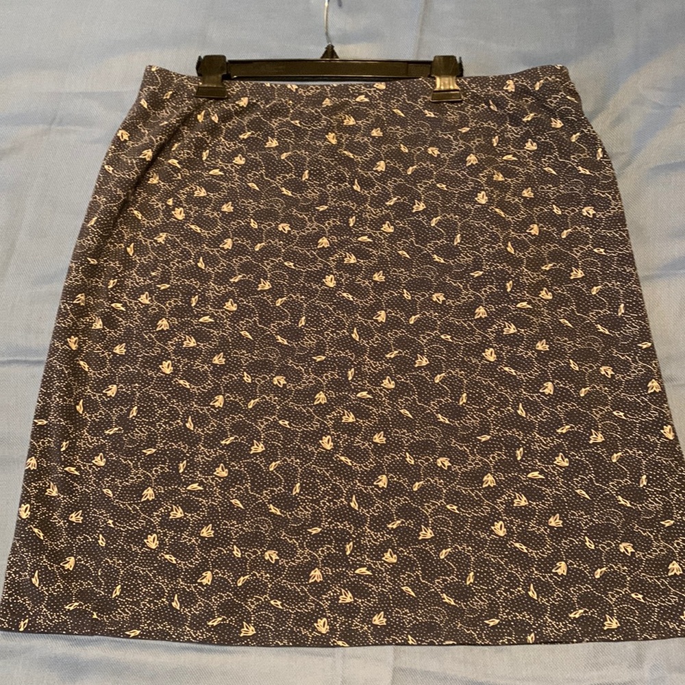 Eddie Bauer Navy Print cotton blend skirt. Size XXL
